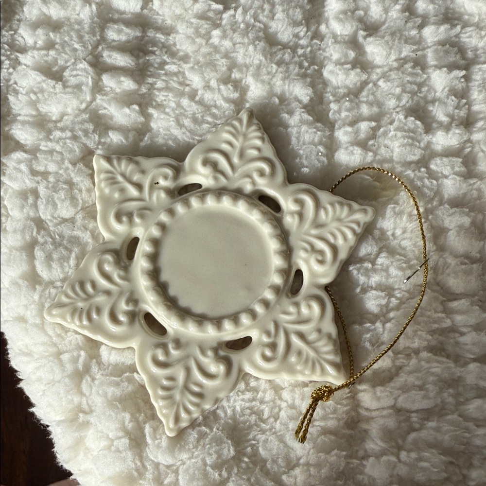 Kinkade Painter of Light Star Ornament - Picture 3 of 4